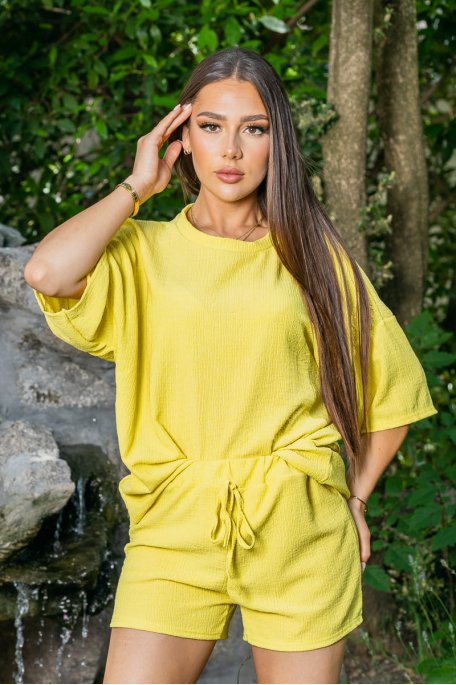 Yellow textured tee-shirt short set