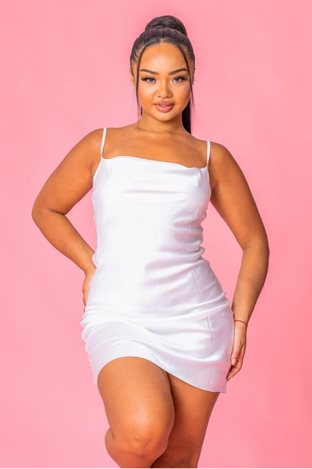 Robe nuisette col bénitier blanc