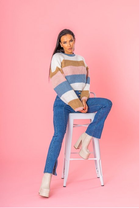 Short striped sweater with pink balloon sleeves