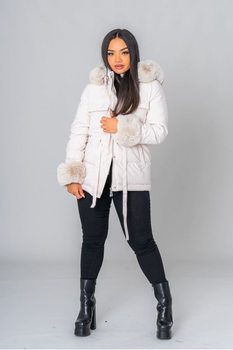 Parka courte ceinturée fourrure vegan beige