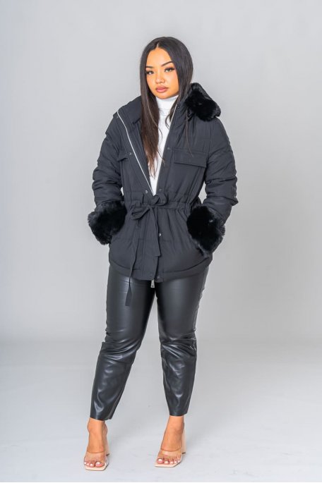 Parka courte ceinturée fourrure vegan noir
