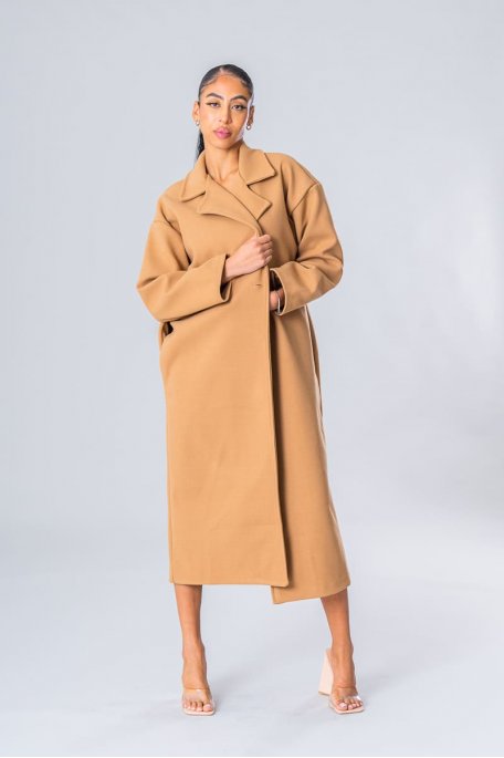 Manteau ample et fluide à boutons camel