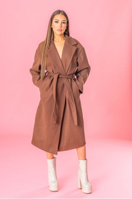 Belted long coat with classic brown collar