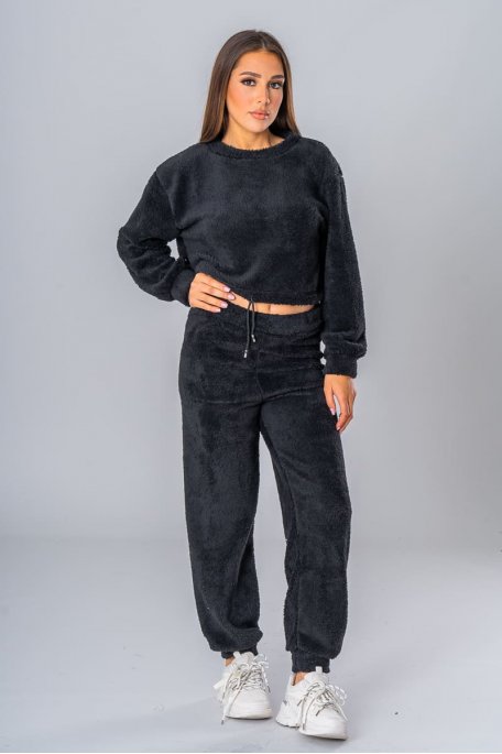 Round neck sweater and black fluffy pants set