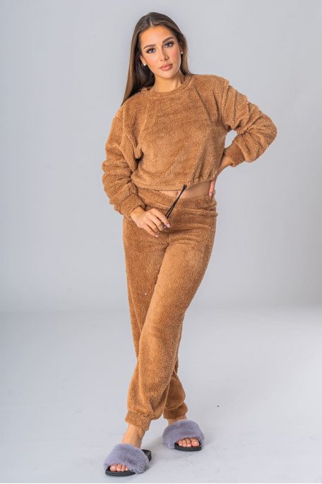 Set Pullover mit Rundhalsausschnitt und flauschige Hose in Braun