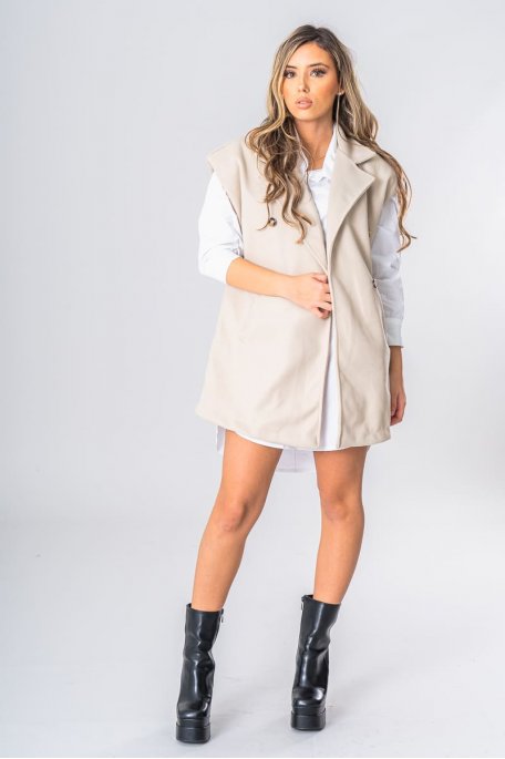 Sleeveless jacket with classic beige collar