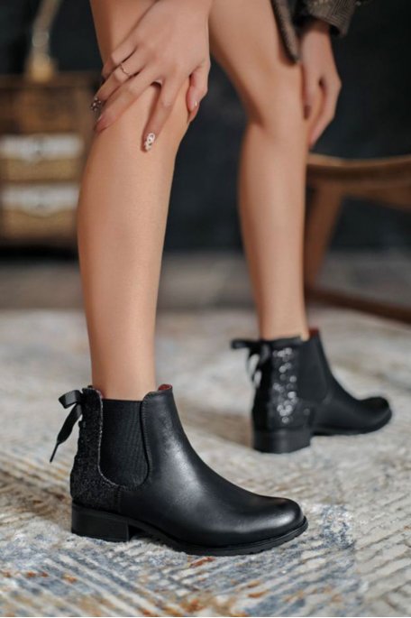 Black bow boots