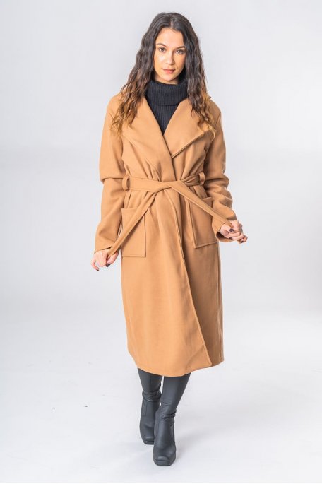 Long coat with classic collar and belt in camel