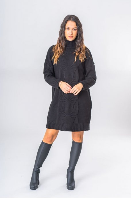 Short sweater dress with high collar and twisted black