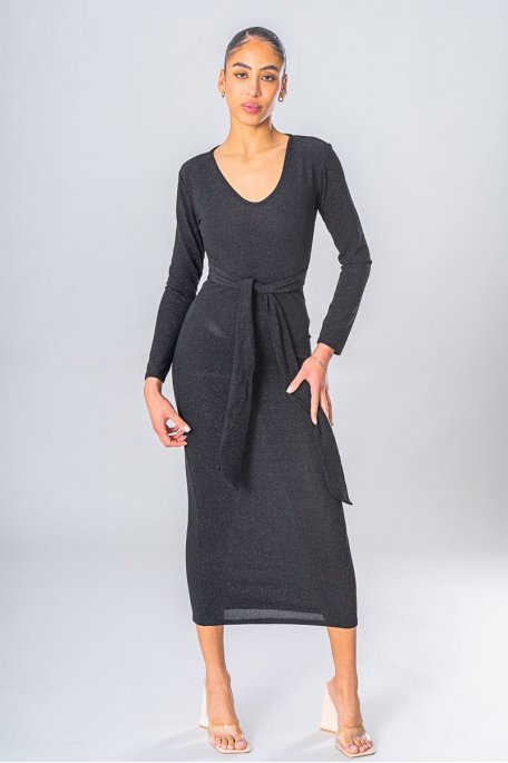 Glänzende schwarze Robe
