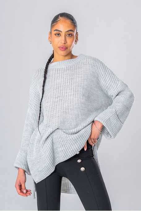 Asymmetrischer Pullover mit gekrempelten Ärmeln grau