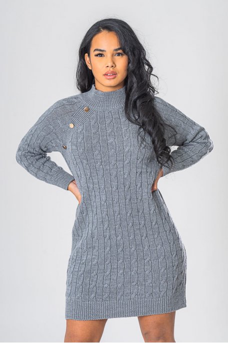 Eng anliegendes, mittellang geschnittenes Pulloverkleid mit Knopfleiste in Grau