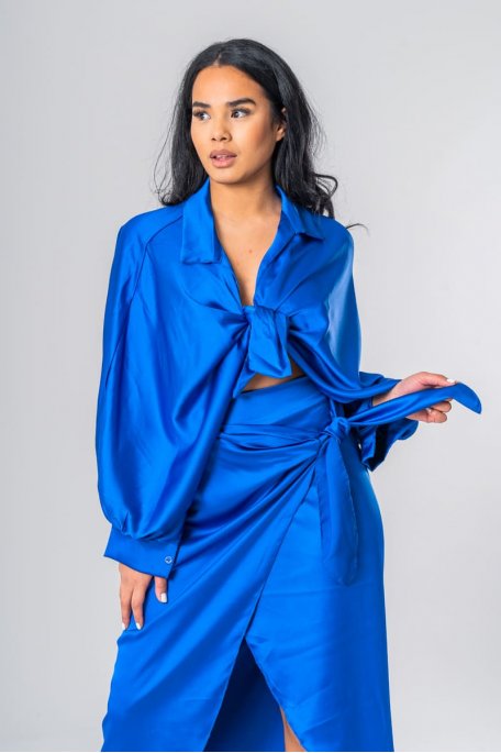 Chemise satinée manches bouffantes à nouer bleu