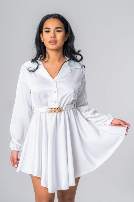 White chain belted satin short dress