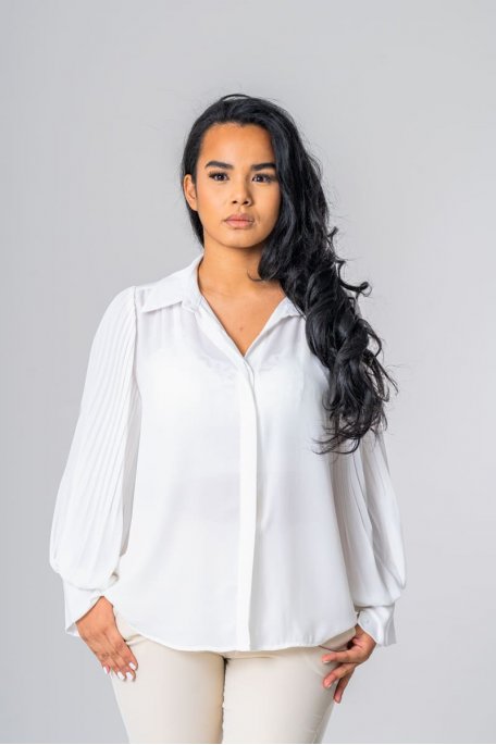 White pleated sleeve flowing shirt