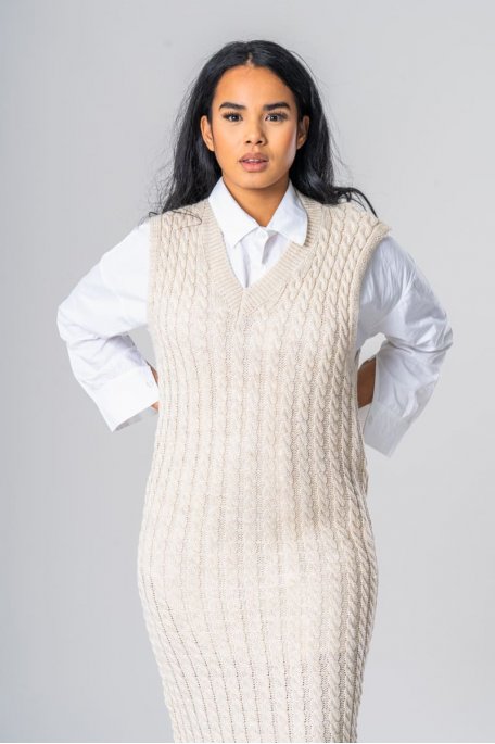 Ärmelloses Strickkleid mit V-Ausschnitt beige