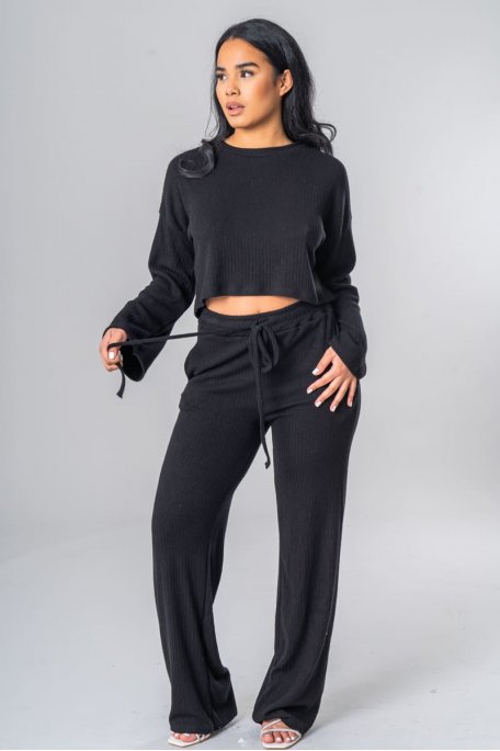 Long sleeve top set with black linear pattern
