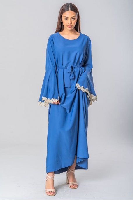 Robe abaya broderie dorée manches volants bleu