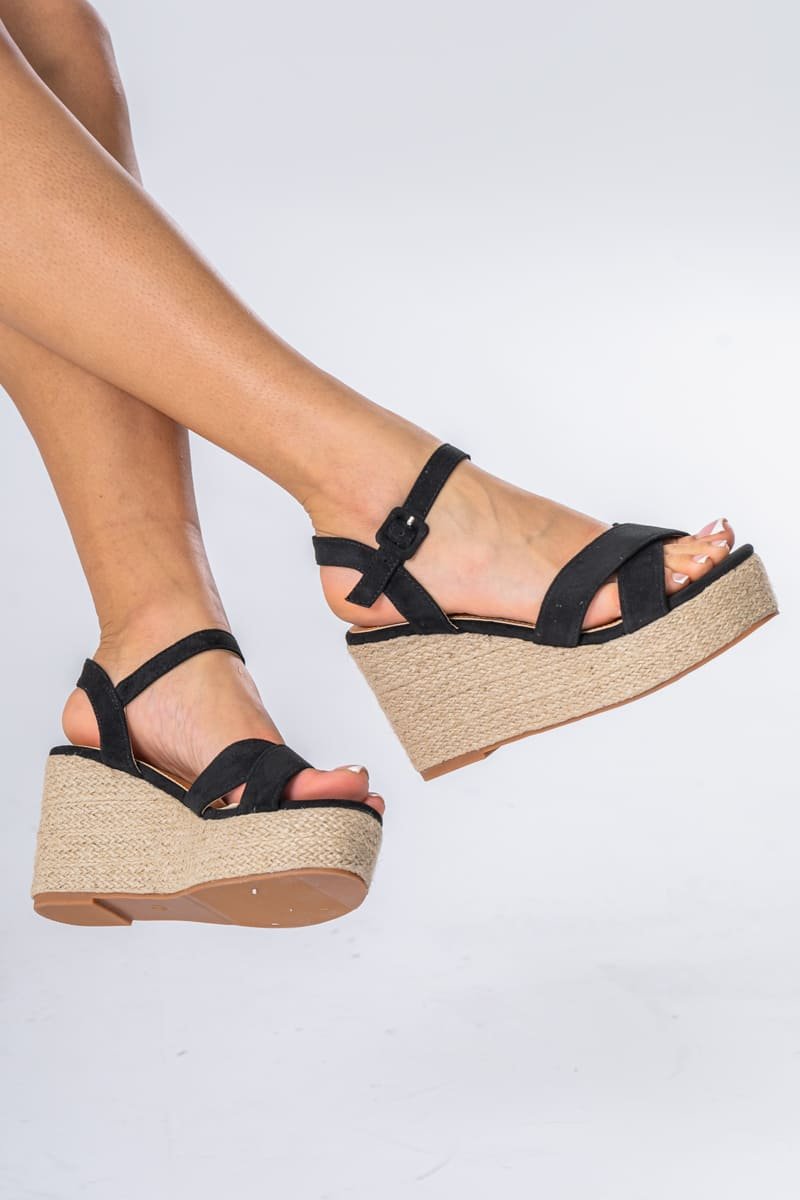 Sandales a talons noires compensees Cinelle Paris mode femme tendance