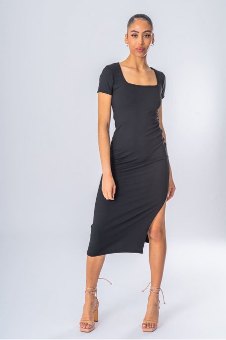 Long dress with ribbed slit and black square neck