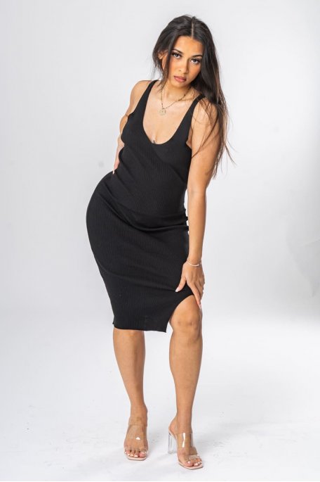 Black V-neck ribbed dress in fine knit