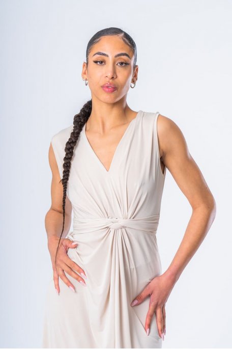 Robe longue ajourée ceinturée sans manches beige