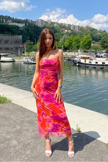 Transparentes Kleid mit orangefarbenem Muster