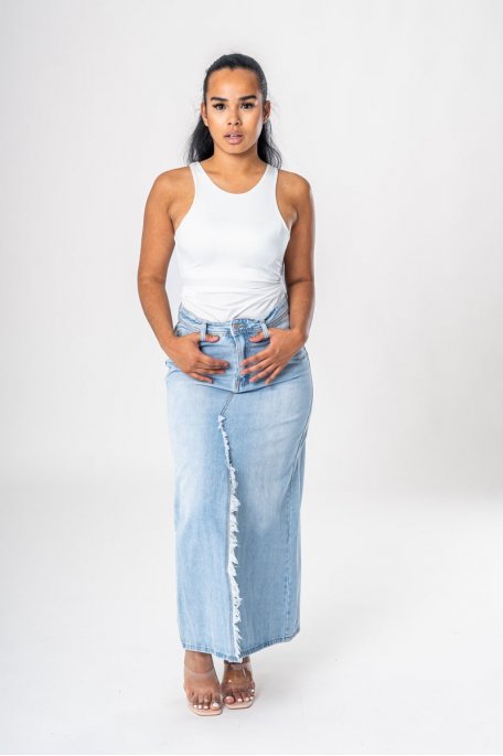 Mid-length skirt in blue frayed slit denim