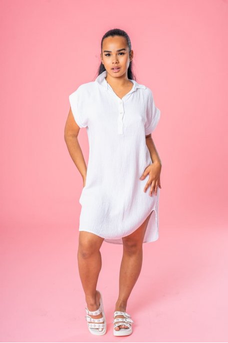 Kleid im Hemdstil aus weißer Baumwollgaze