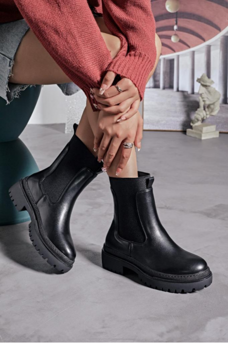 Black imitation leather Chelsea boots