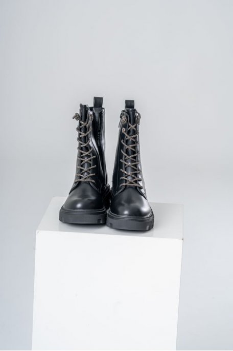Bottines coloris noir en simili cuir à lacets strass - vue de face