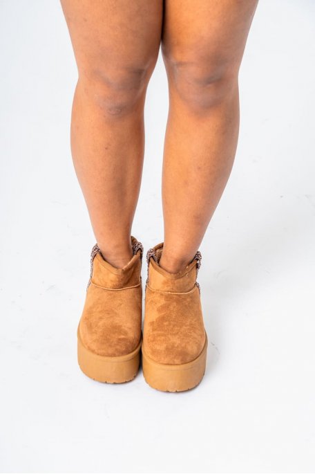 Boots courtes fourrées à plateforme coloris camel automne/hiver - Vue face