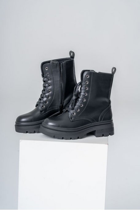 Bottines simili cuir languette à strass coloris noir - vue côté