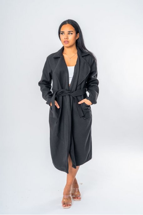 Manteau long classique coloris noir ceinturé  - vue full body