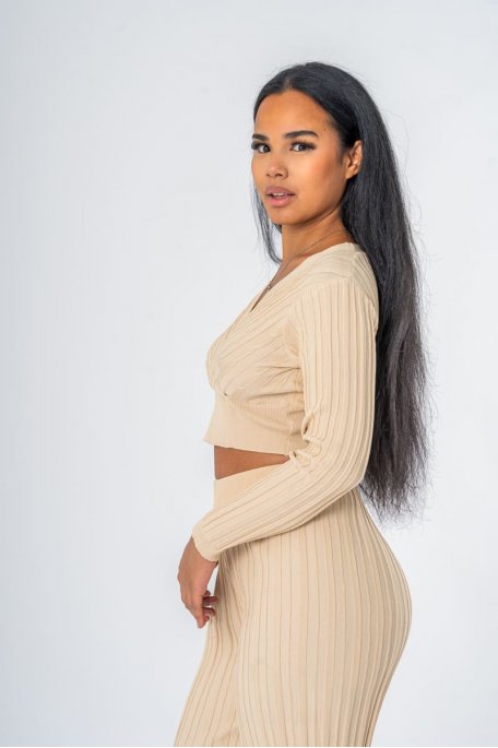 Ensemble crop top cache-cœur pantalon droit coloris beige - vue profil