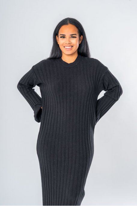 Robe pull longue col rond manches évasées coloris noir - vue face zoom