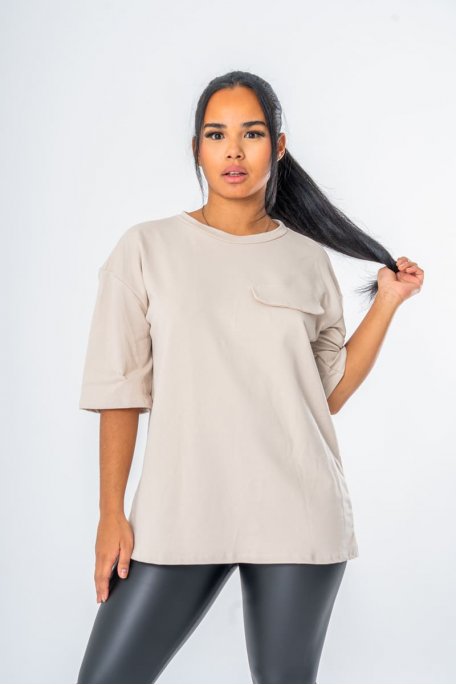 Tee-shirt classique beige poche décorative - vue face détails