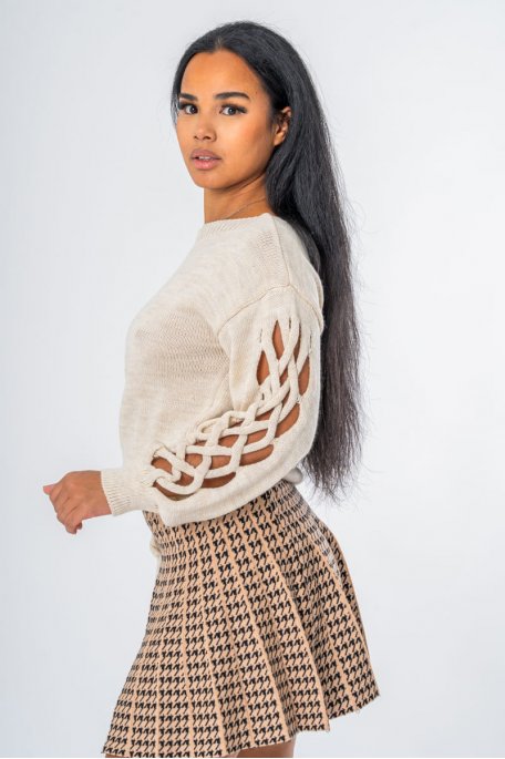 Pull en maille manches tressée ajourée beige - vue profil zoom