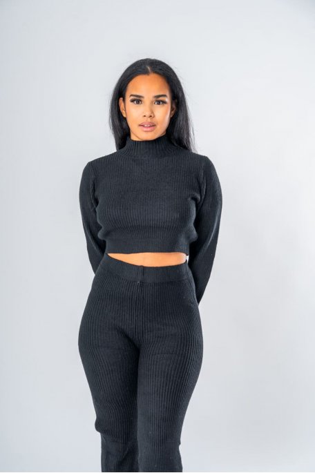 Ensemble pull crop top et pantalon noir en maille - Vue portrait