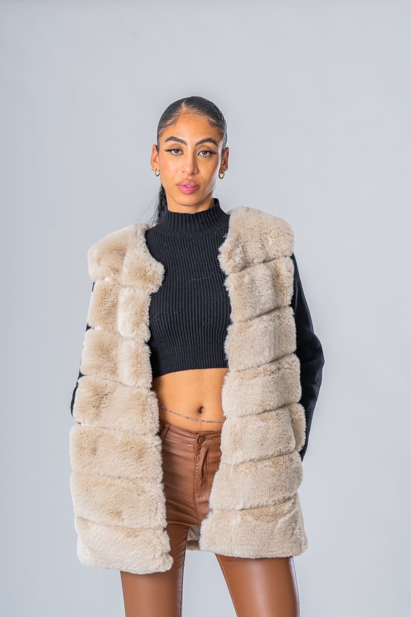 Beige faux fur sleeveless jacket Cinelle Paris fashion women