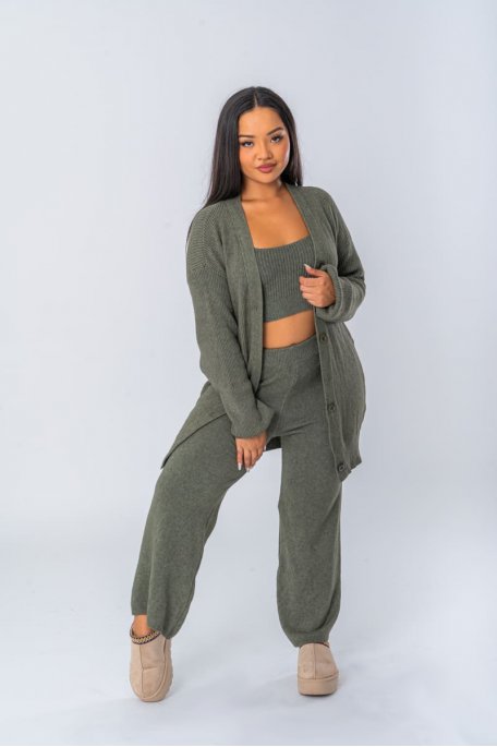Dreiteiliges Set aus geknöpfter Weste, Top und Hose aus Strick in Khaki