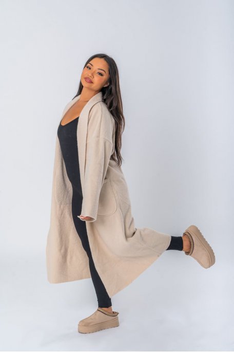 Manteau coloris beige coupe longue oversize - vue full look