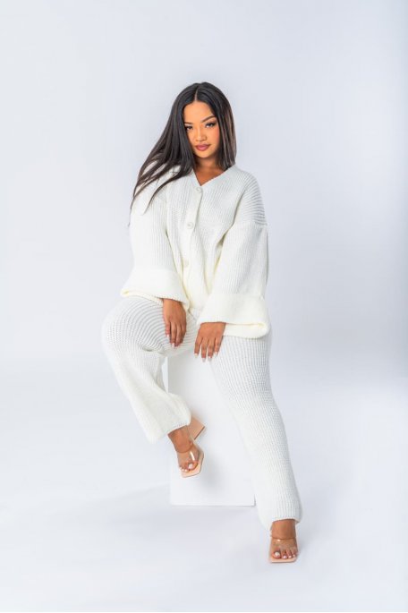White knitted cardigan-trousers set
