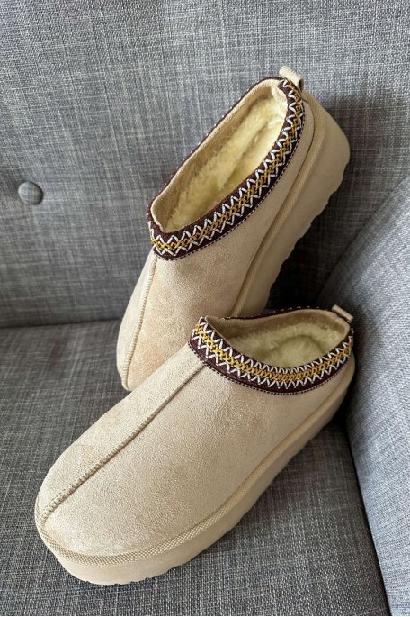 Gefütterte Mules mit Plateau in Beige