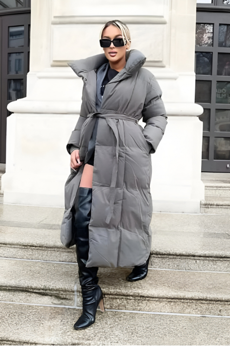 Long oversize quilted jacket with grey belt