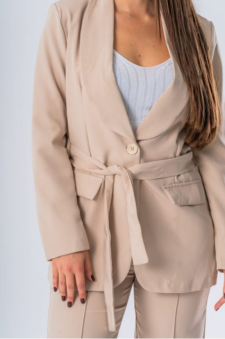 Ensemble coloris beige tailleur ceinturé pantalon droit - vue détails