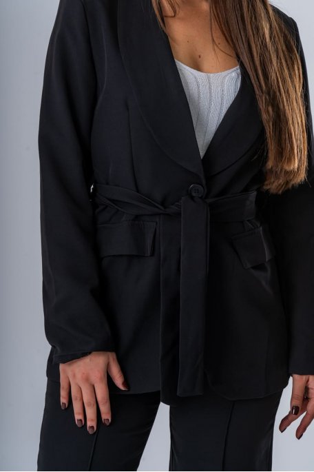 Ensemble coloris noir tailleur ceinturé pantalon droit - vue détails