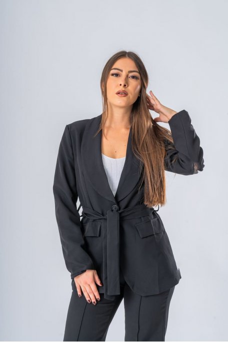 Ensemble coloris noir tailleur ceinturé pantalon droit - vue de face zoom