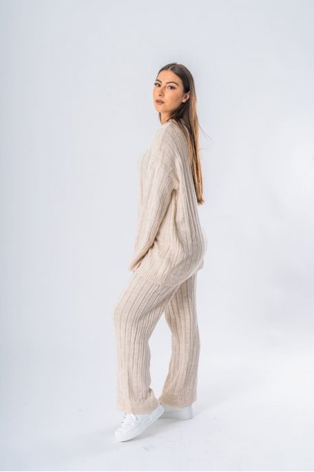 Ensemble oversize en maille pull et pantalon coloris beige - vue profil
