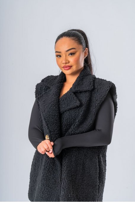 Veste sans manches en sherpa noir - vue portrait